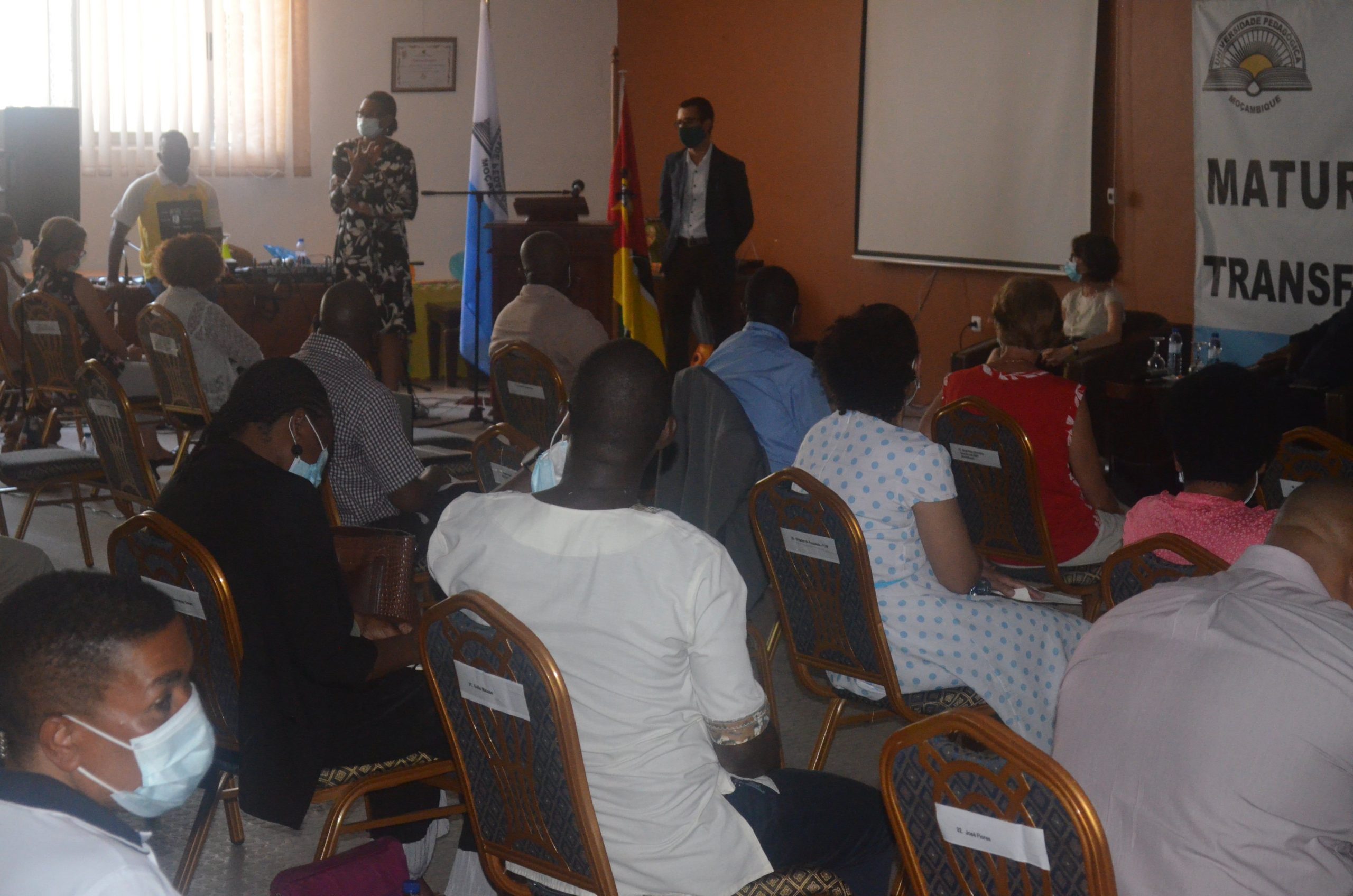 The kick-off event of the Theory-Practice Balance in Teacher Education Project was organised at the Universidade Pedagogica de Maputo. Participants sitting in the event room, most of the people are wearing face masks.